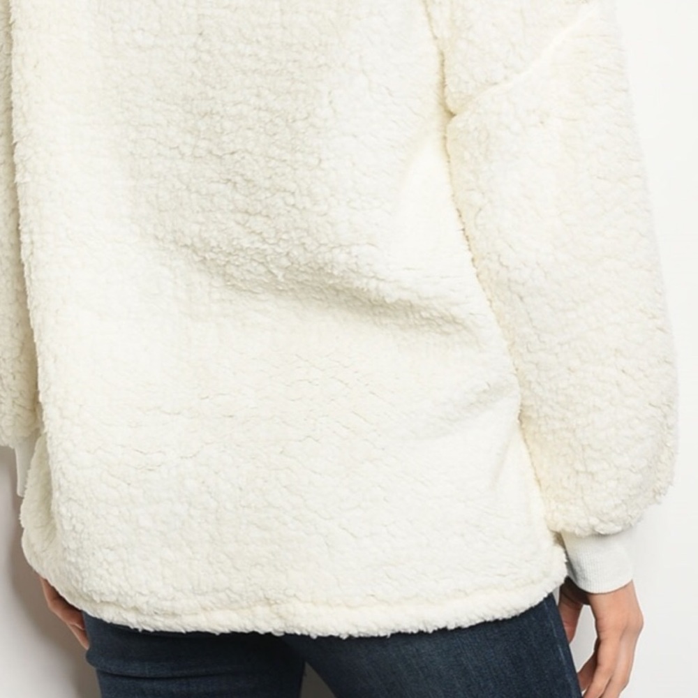 ❄️LAST3️⃣//IVORY SHERPA FUR SWEATER - Picture 6 of 11